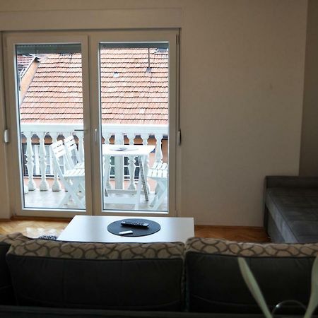 Apartman Dina Tuzla Exterior foto