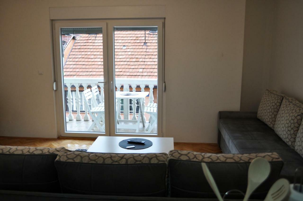 Apartman Dina Tuzla Exterior foto