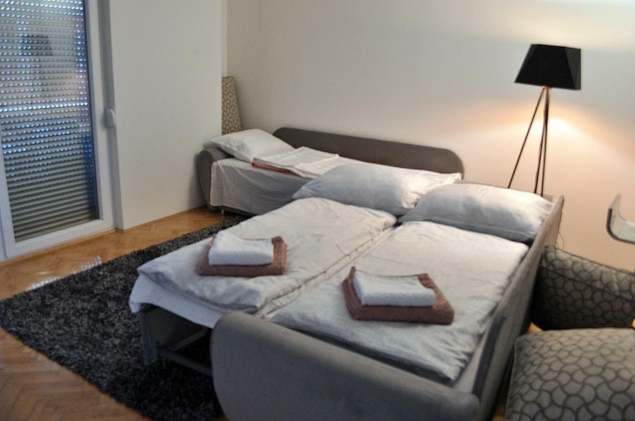 Apartman Dina Tuzla Exterior foto