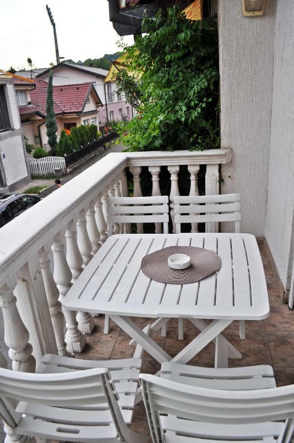 Apartman Dina Tuzla Exterior foto