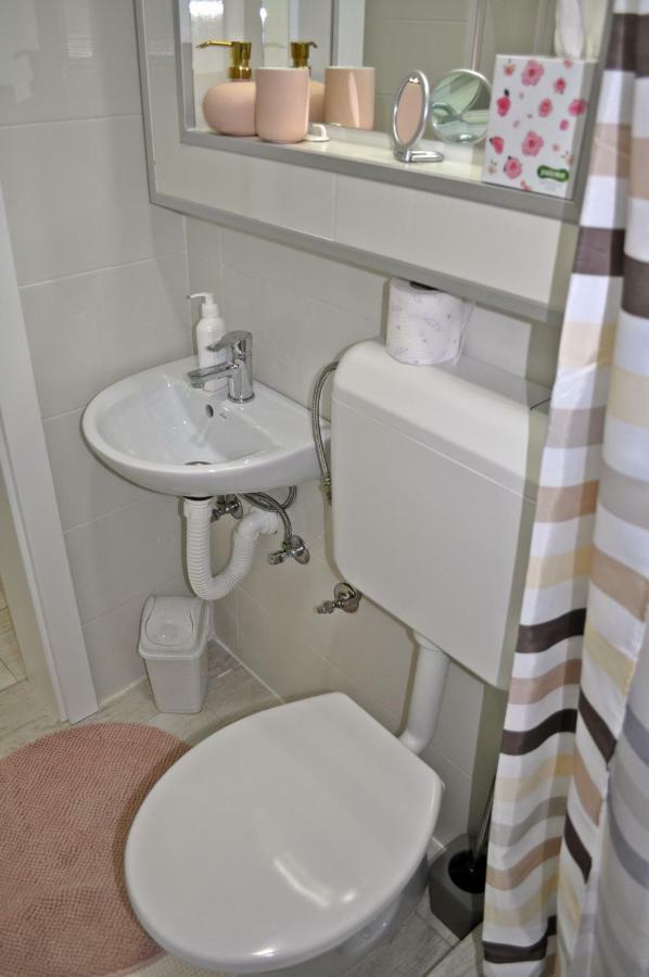 Apartman Dina Tuzla Exterior foto